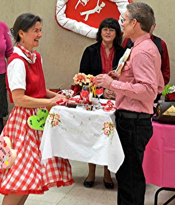 Ellen & John’s Winning Entry Table to Go