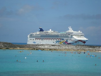 NCL Jewel at Grand Stirrup Cay